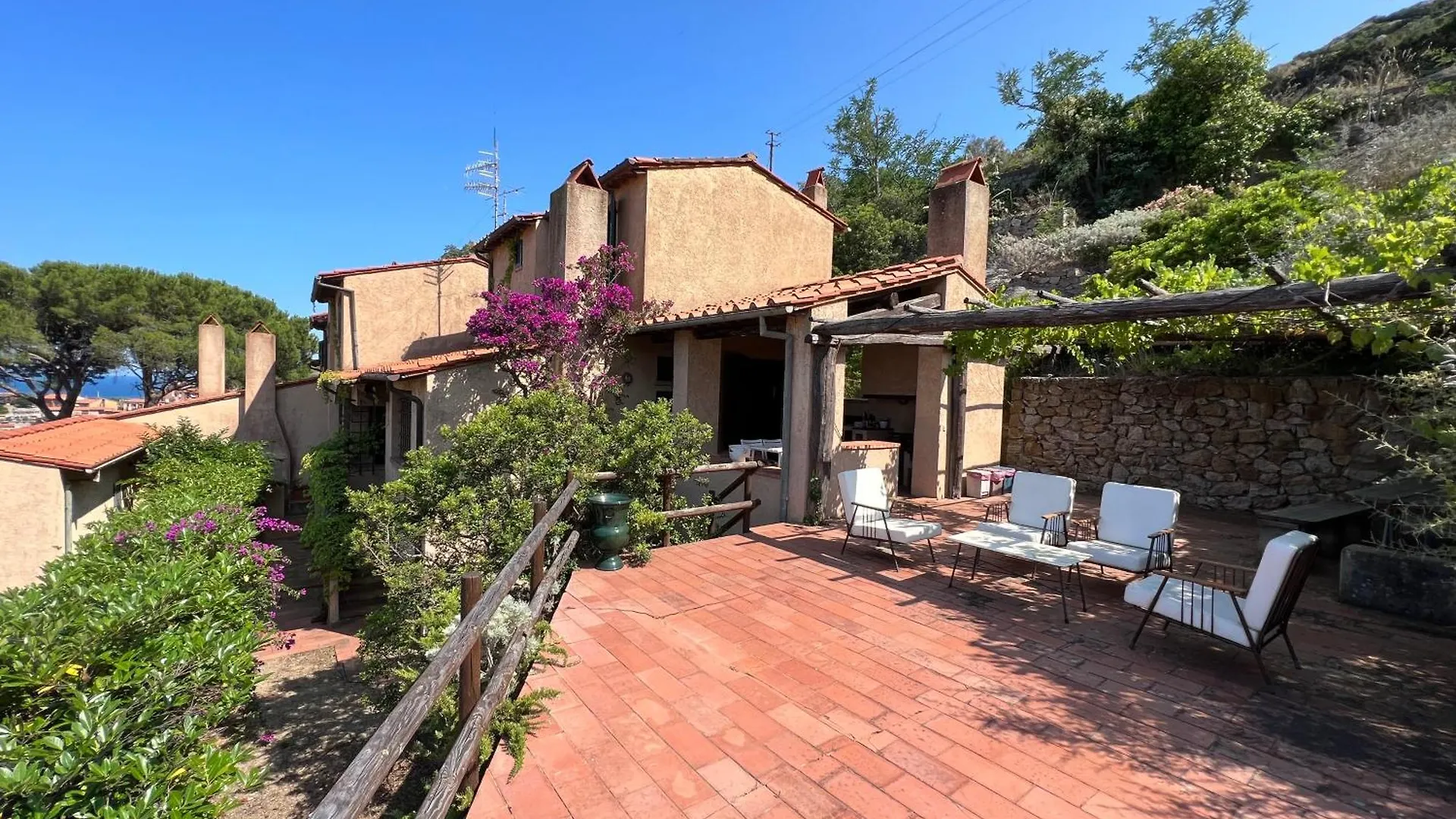 Villa Calypso 8 Pax, By Villasretreats Giglio Porto
