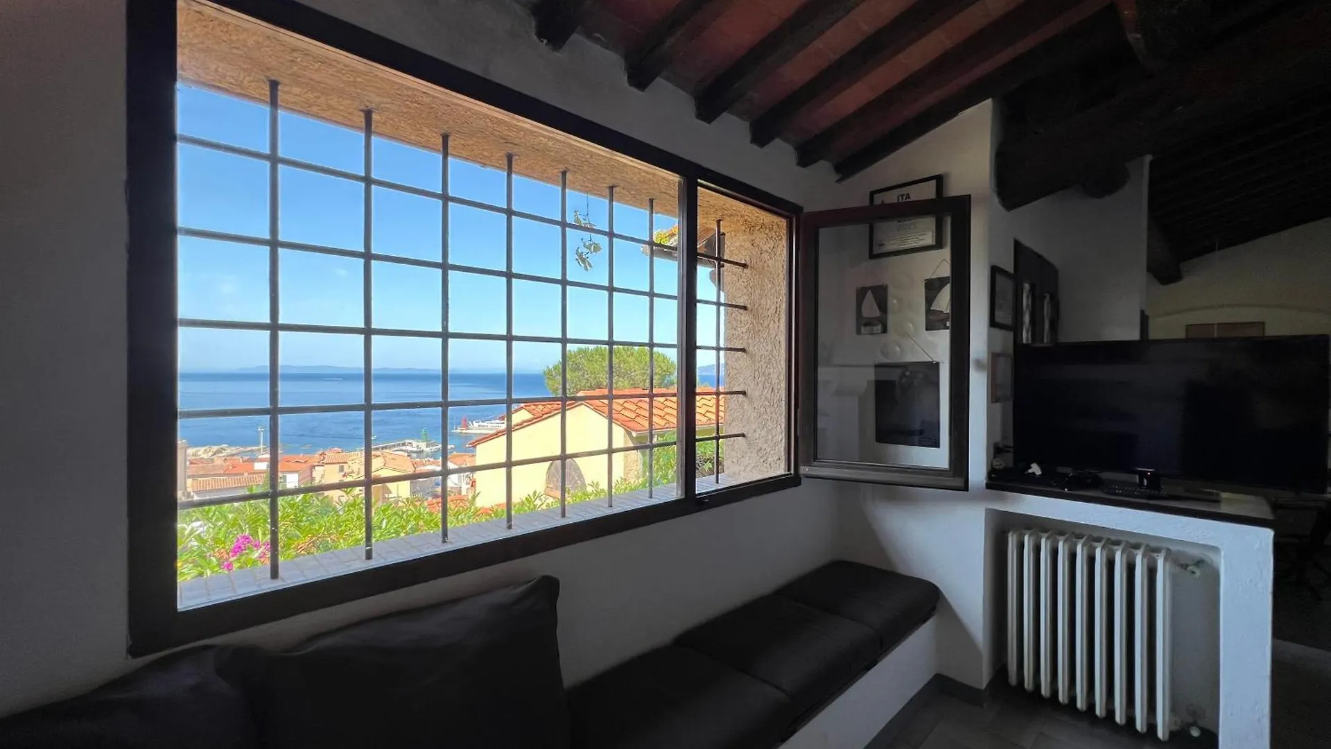 Villa Calypso 8 Pax, By Villasretreats Giglio Porto