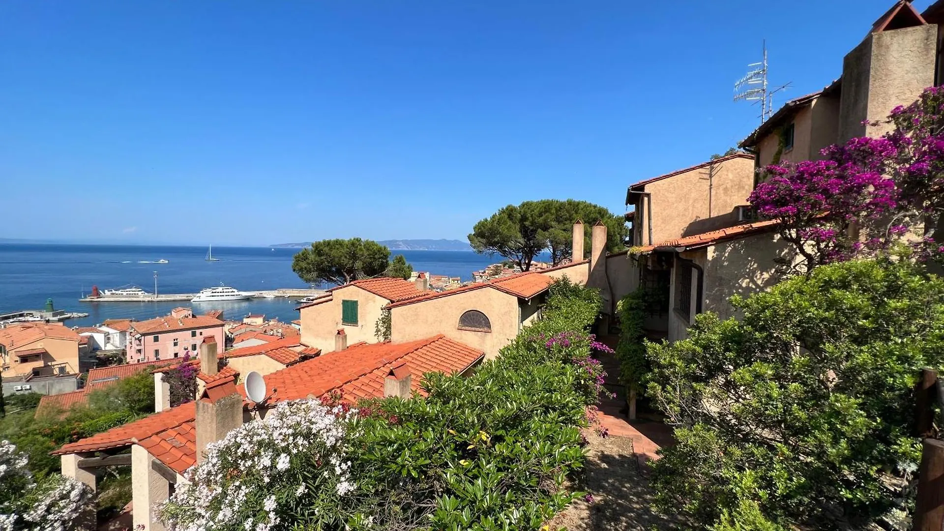 Villa Calypso 8 Pax, By Villasretreats Giglio Porto